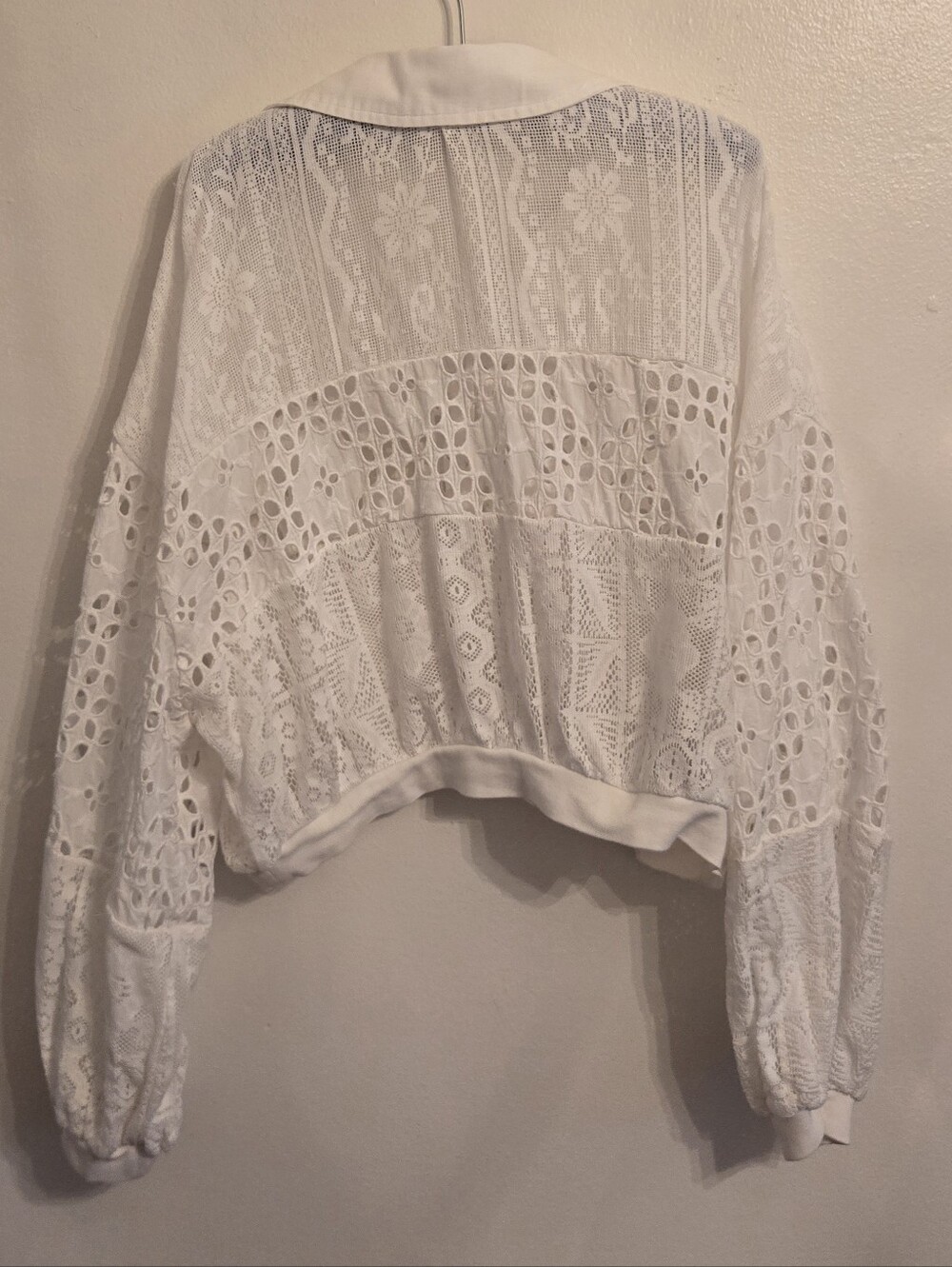 Anthropoligie Pilcro Cutwork Bubble Sleeve Top Size XL - Picture 4 of 12